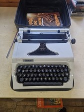 ERIKA Model 155 Typewriter with Case In Good Condition mechanical retro 