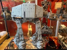 MASTER REPLICAS Studio Scale