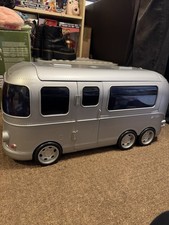 Bratz Flashback Fever Party Bus Bundle with Accessories