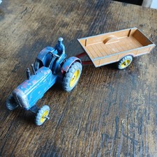Dinky toys massey - dinky,
