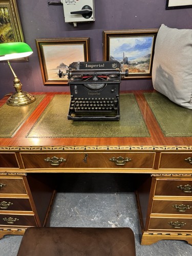 Antique imperial typewriter - imperial,