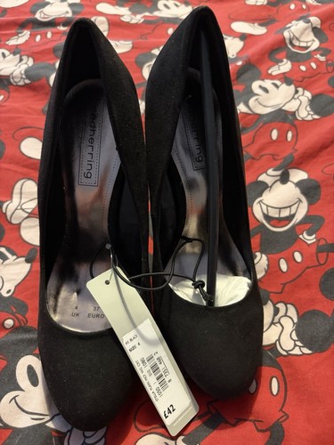 Red herring black suede wedge - black,
