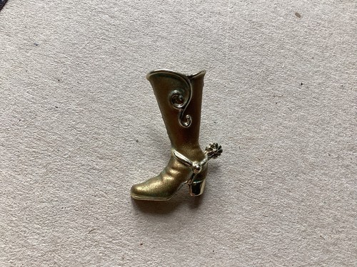 Nice gold tone - gold,