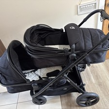 Puggle Memphis Double/Tandem Pram - Great Condition