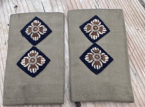 Pair vintage world war two - world,