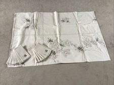 Tablecloth & 12 napkins, with