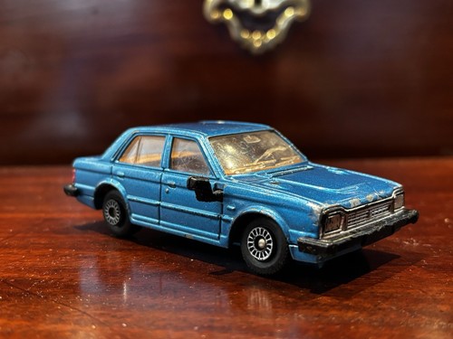Triumph acclaim model - triumph,
