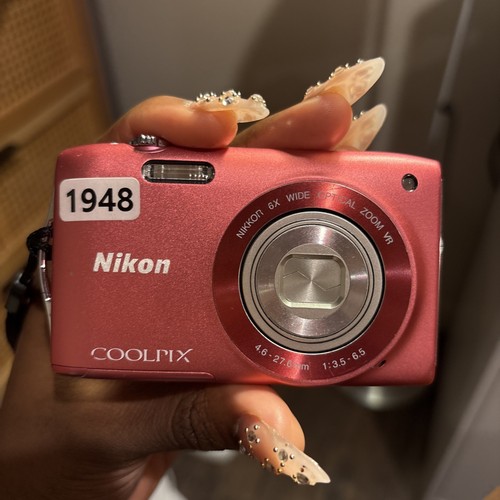 Nikon coolpix s3300 - nikon, strawberry