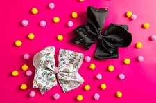 Large Double Bows Cupcakes