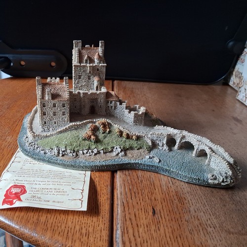 Lilliput lane eilean donan - lane,
