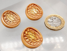 3 Vintage Gold on Caramel