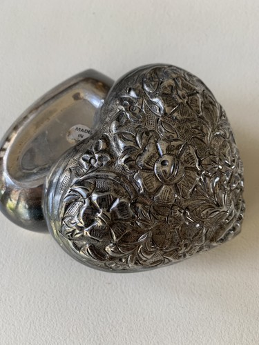 Vintage heart trinket box - heart,