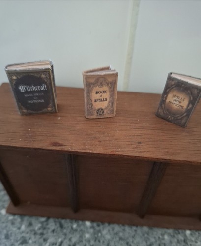 Dollhouse miniature set 3 - of,