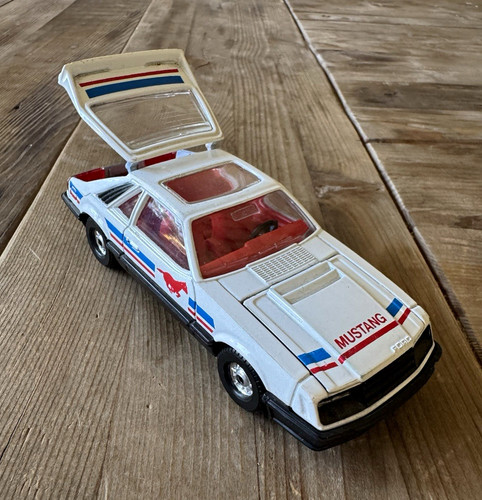 Corgi toys 370 ford - #370,