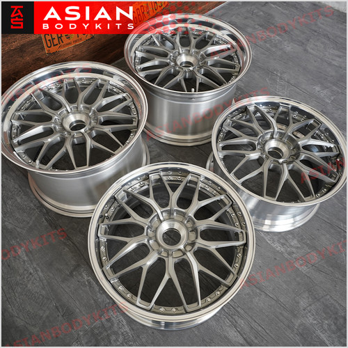 Forged wheel rim - of,