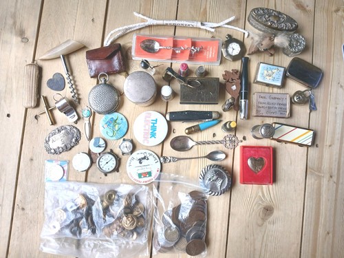 Curios and collectables - curios,