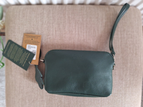 Bnwt small roots - bnwt, christie