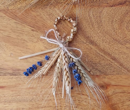 Corn dolly favour - corn,