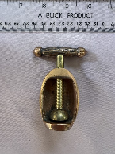 Bronze walnut nutcracker - bronze,