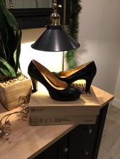 Clarks  - Size 5 D - Kendra -