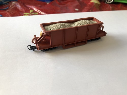 009 narrow gauge hopper - narrow,