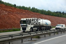 Truck photo DAF XF tanker