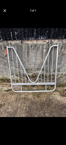 Stable anti weave for horses
