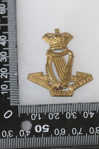British army metal cap badge - british,