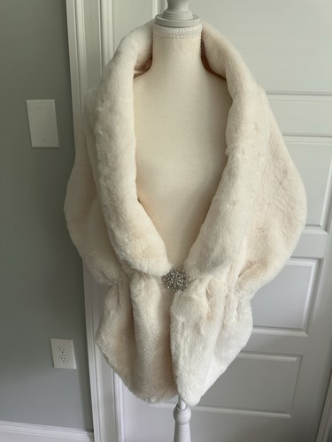 Ivory faux fur - ivory, wrap
