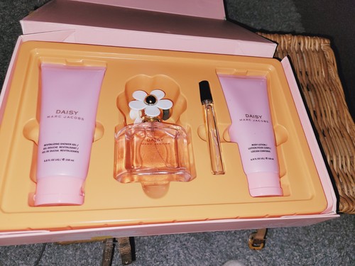 Marc jacobs daisy piece - marc,