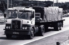 B/W PHOTO: J K WALKER ATKINSON ARTIC FLAT TRAILER - PWD 224M