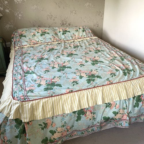 Vintage chintz bedspread - vintage,