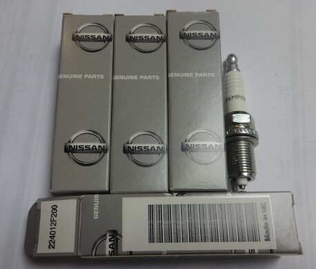 Genuine nissan set plugs - 4,