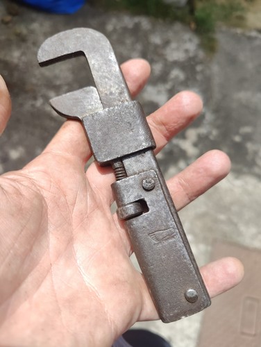 Footprint wrench made - uk,