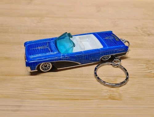 Diecast model car - 1/64,