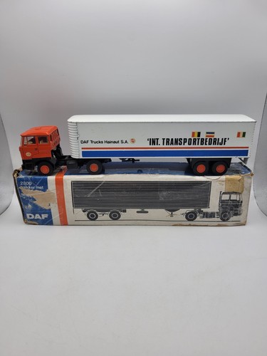 Vintage 1970s lion - lion, daf