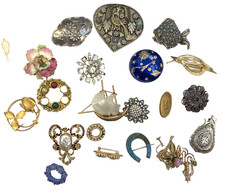 Vintage Brooch Job Lot Sphinx Antique Vintage Modern C Clasp Clip etc. x20