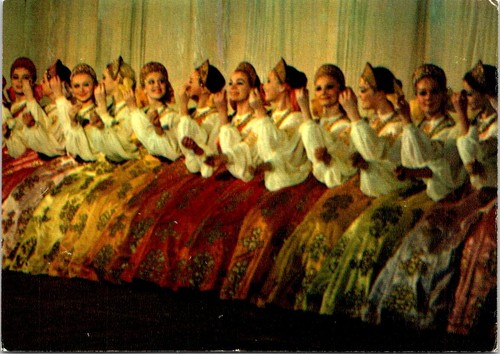 Russian dancers round dance - russian,