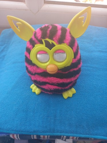 2012 hasbro furby red and - hasbro,