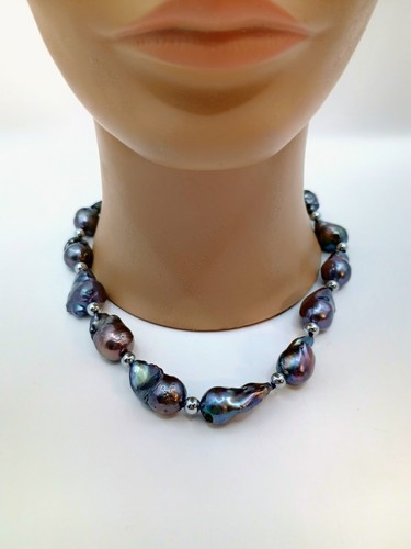 Large black baroque pearl - black,
