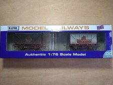 Dapol OO gauge wagon Twin pack