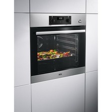 AEG BES356010M 6000 STEAMBAKE AQUA CLEAN OVEN EX Display HW181571