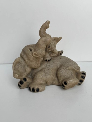 Vintage 2001 quarry - vintage, critters