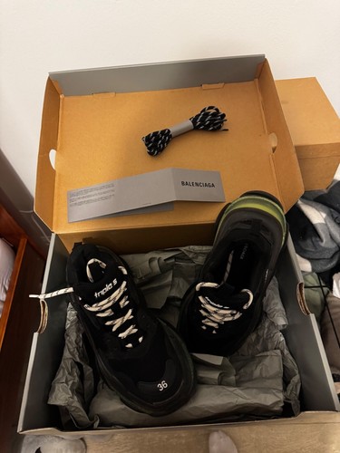 Authentic balenciaga triple - balenciaga, s