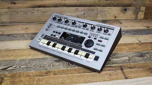 Roland 303 dance - roland, mc-303