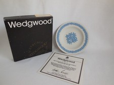 Wedgwood Reverse Blue On White
