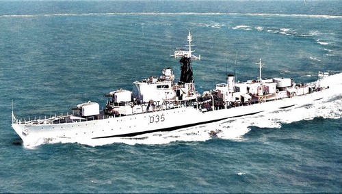Royal navy daring - royal,