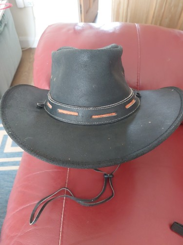 Man authentic bush - authentic, bush/boaters