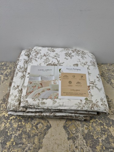 Laura ashley queen quilt - -,
