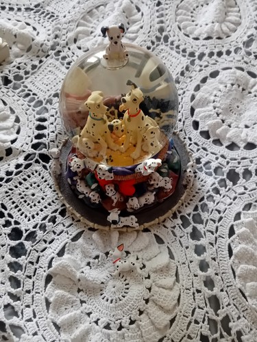 Snowglobe disney 101 - snowglobe,
